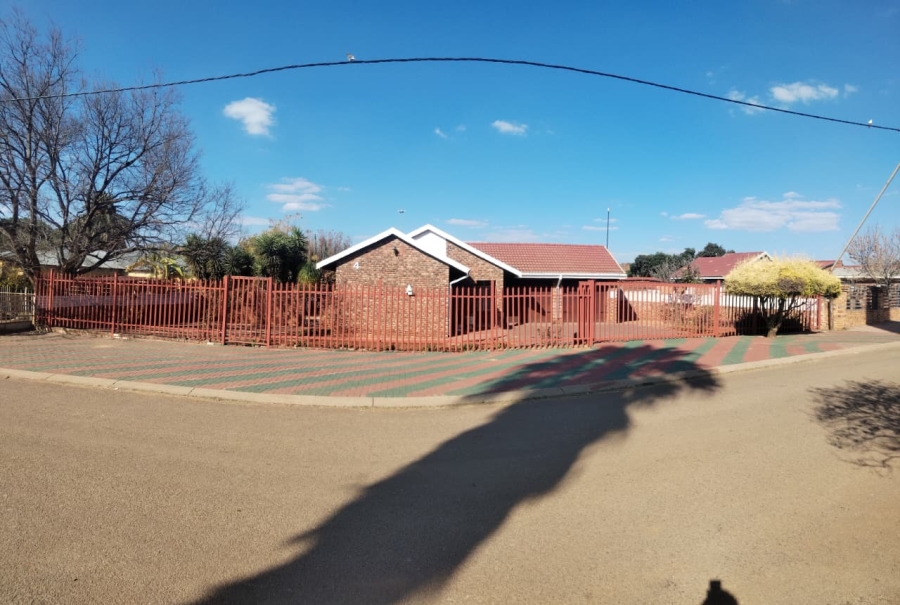3 Bedroom Property for Sale in Mohadin North West